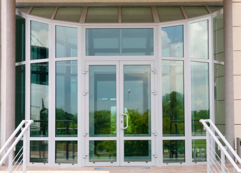 Алюмінієві двері вхідні