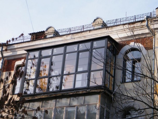 скління балкону ПВХ
