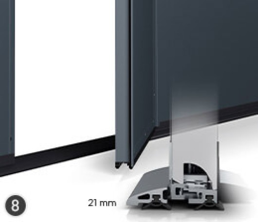 Низький поріг у хвірткових дверях