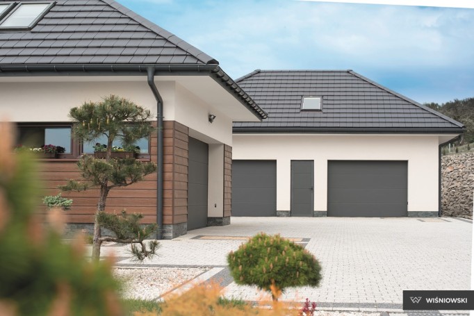 Секційні ворота з панелей без формування