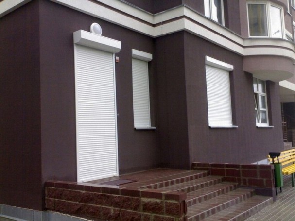 дверні захисні ролети
