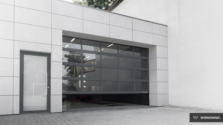 Секційні ворота  UniPro з декором