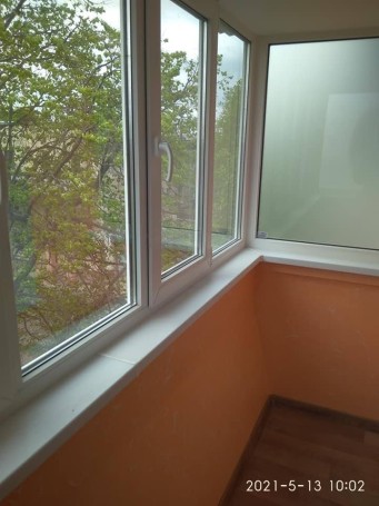 Пластиковий балкон